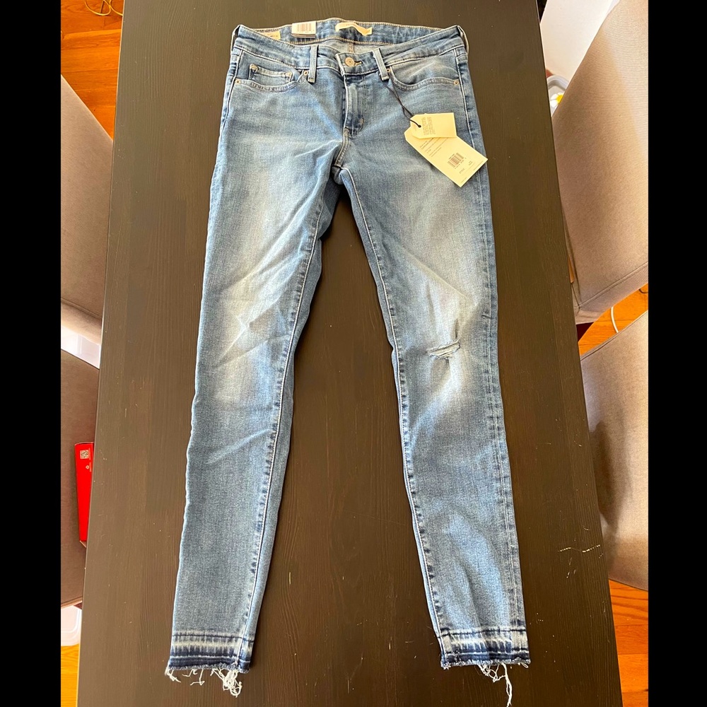 Levis 711 Skinny Jeans